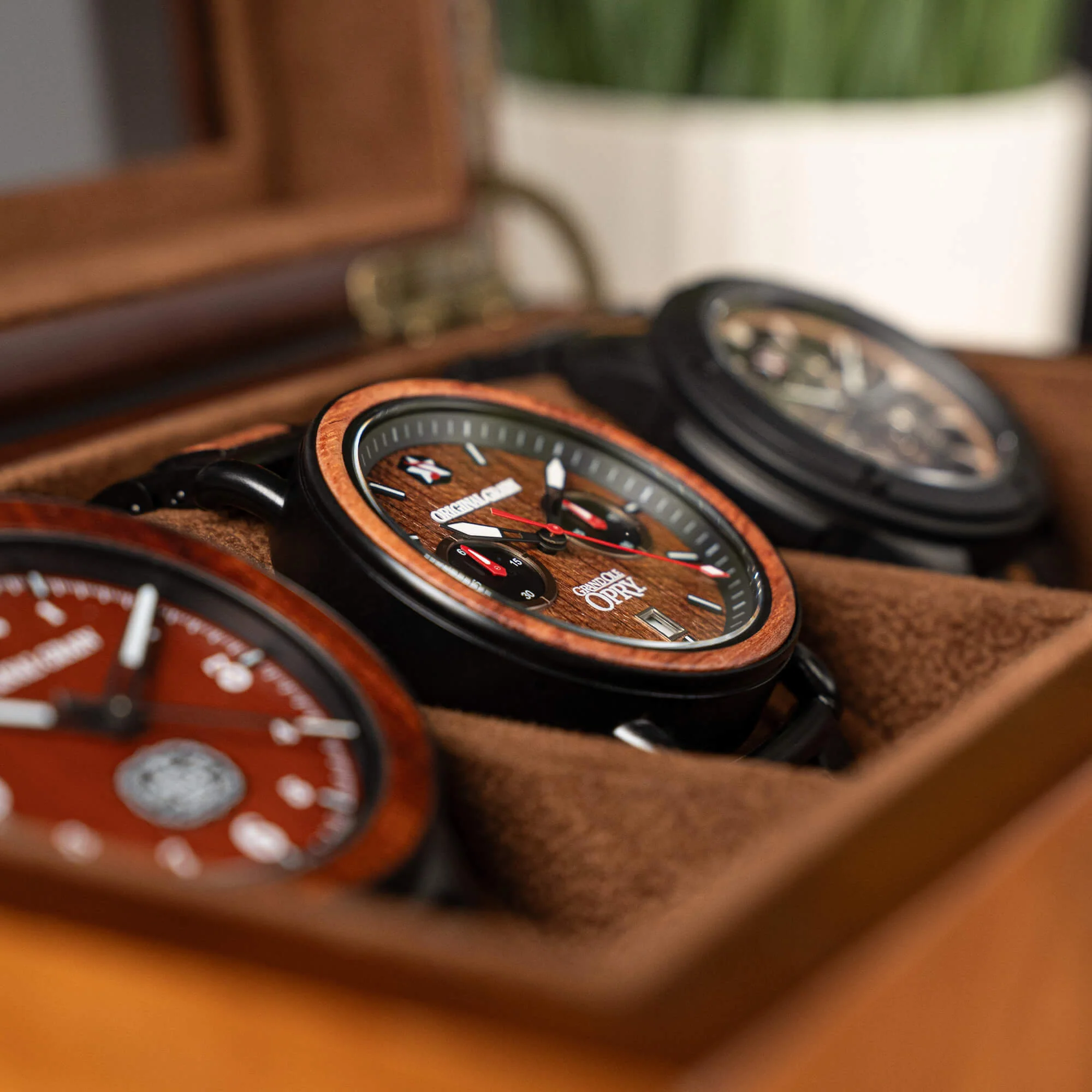 Grand Ole Opry Burlwood 3 Watch Holder - Image 4