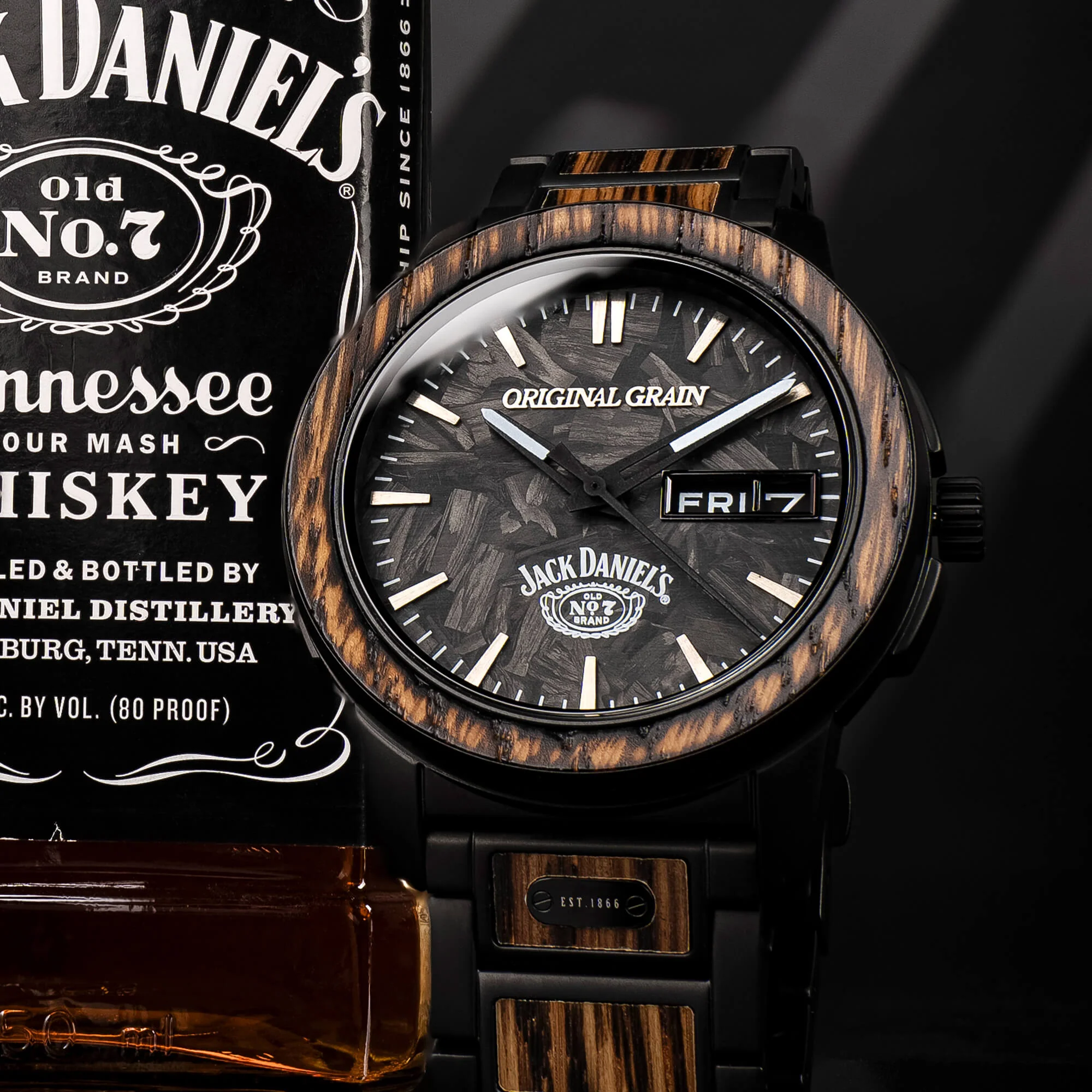 Jack Daniel's Charred Oak Barrel 42mm - Image 3