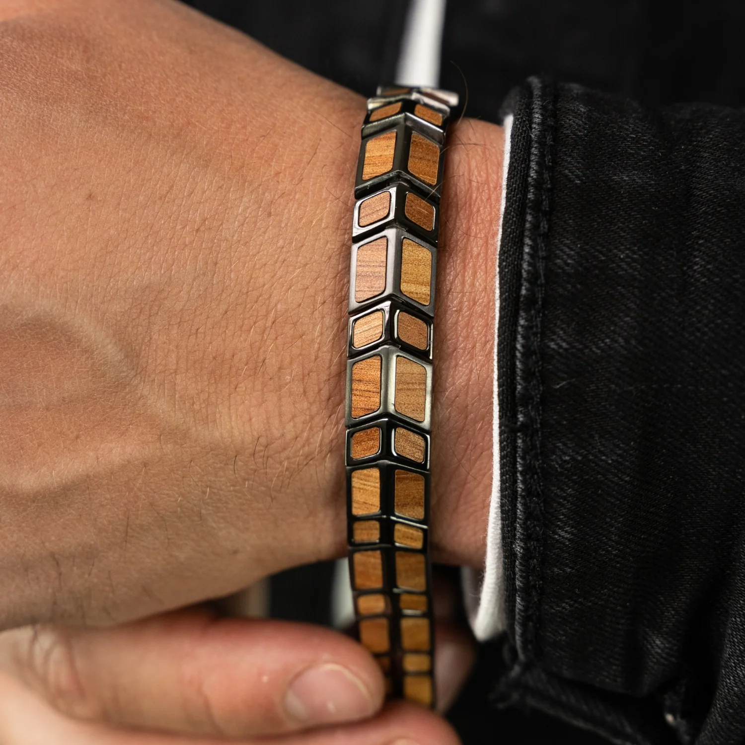 Koa Gunmetal Arrow Bracelet - Image 2