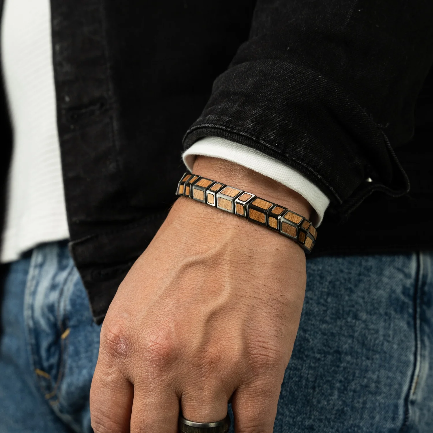 Koa Gunmetal Arrow Bracelet - Image 3