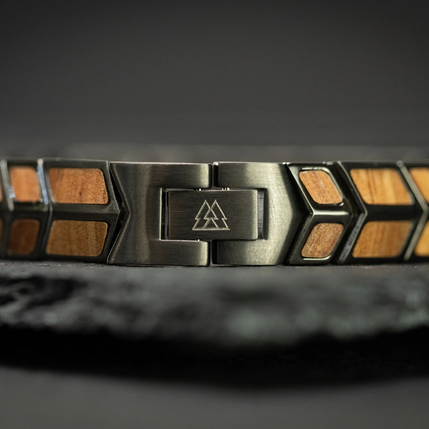 Koa Gunmetal Arrow Bracelet - Image 5