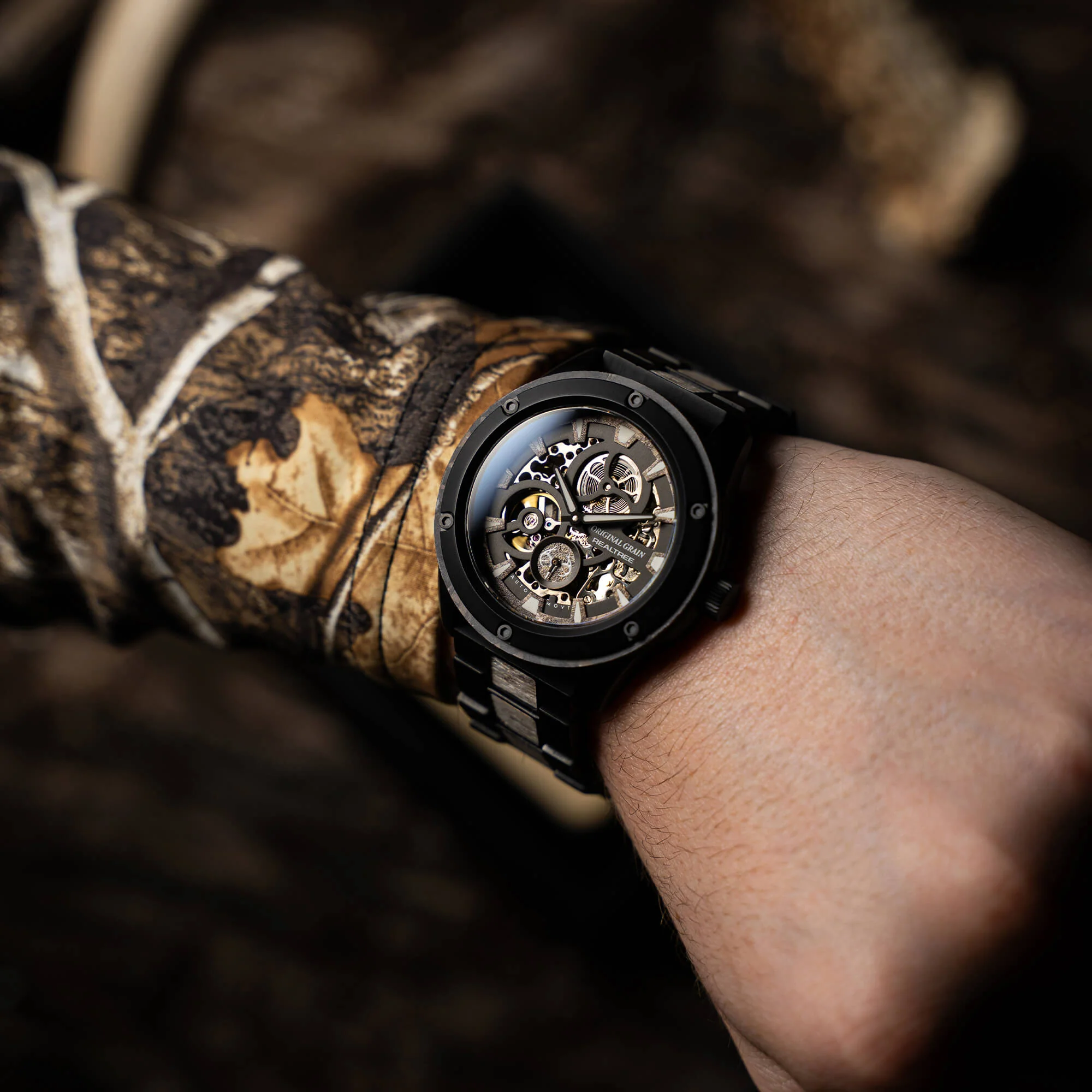 Realtree APX Rugged Automatic 44mm - Image 4