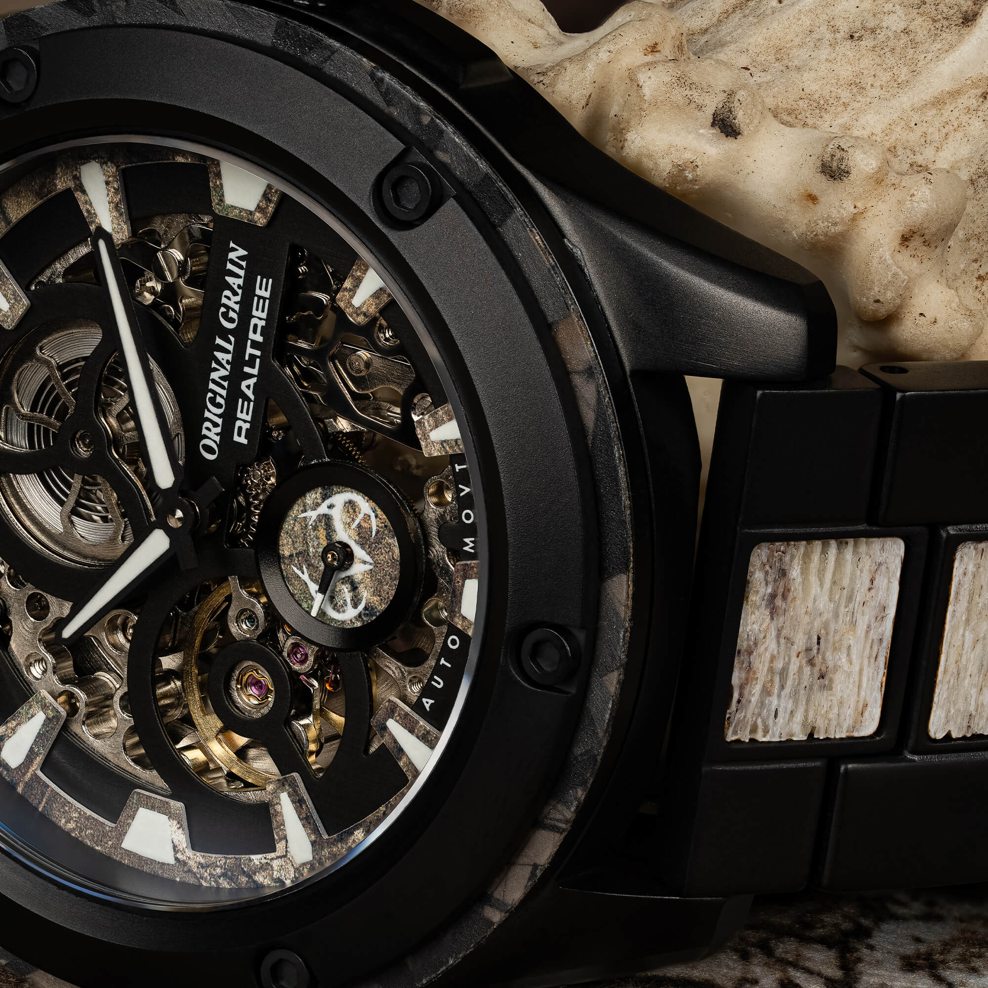 Realtree APX Rugged Automatic 44mm - Image 6