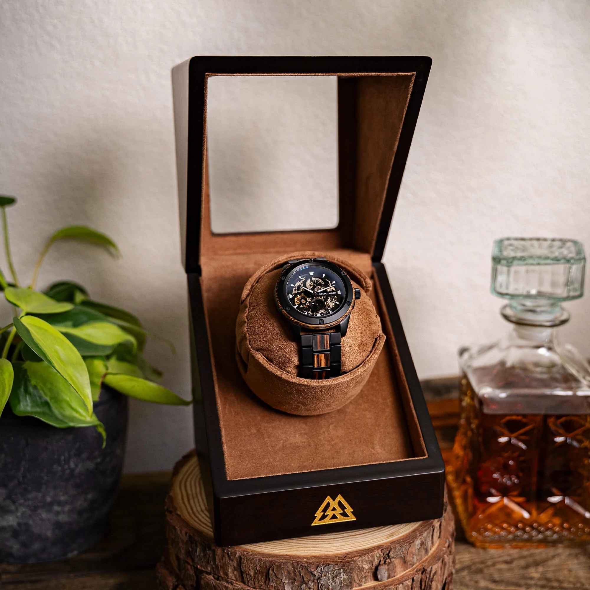 Walnut Automatic Watch Winder - Image 4
